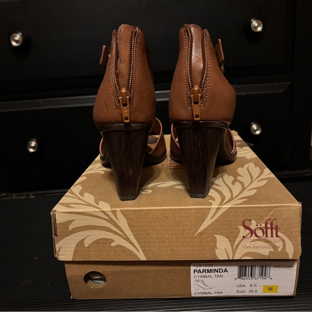 Sofft Cymbal Tan Leather Heels - Picture 3 of 7